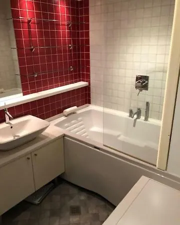 Walking Distance To The City Apartment *
